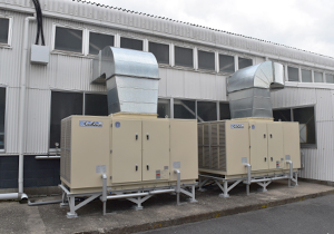 CC-470U2-E3 2台 本体外観 5.5kW特殊仕様